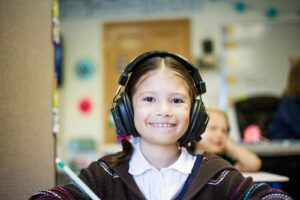 Jak wybrać najlepsze słuchawki wokółuszne? Przewodnik dla audiofilów i miłośników muzyki